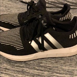 Black and silver swift run